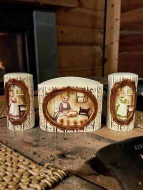 Vintage Sears Roebuck Pioneer Woman Salt Pepper Set and  Napkin Holder